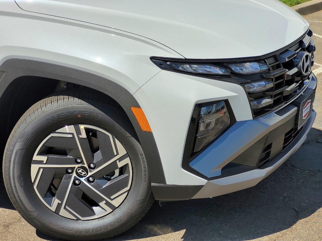 new 2025 Hyundai TUCSON Hybrid car, priced at $34,731