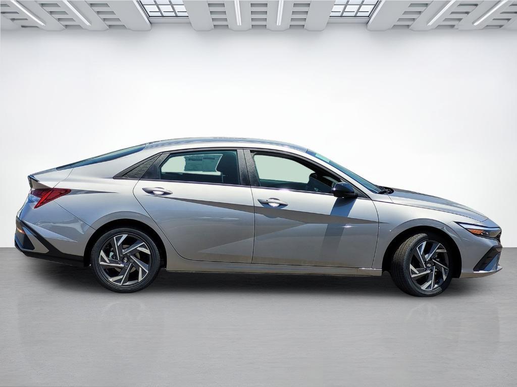 new 2025 Hyundai ELANTRA HEV car, priced at $25,177