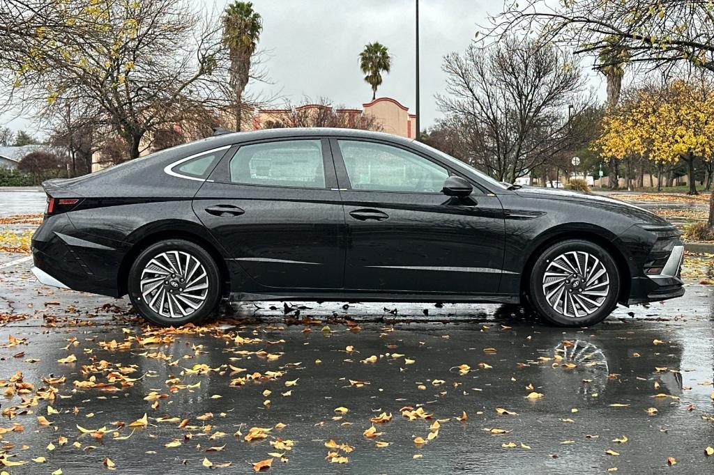 new 2025 Hyundai Sonata Hybrid car, priced at $38,350