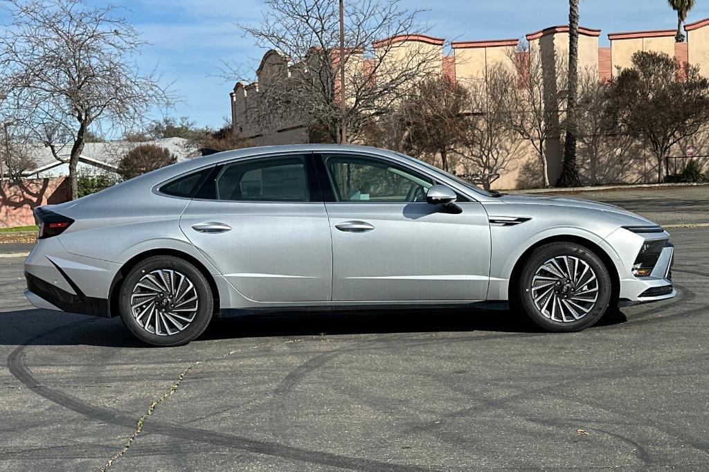 new 2025 Hyundai Sonata Hybrid car, priced at $38,669