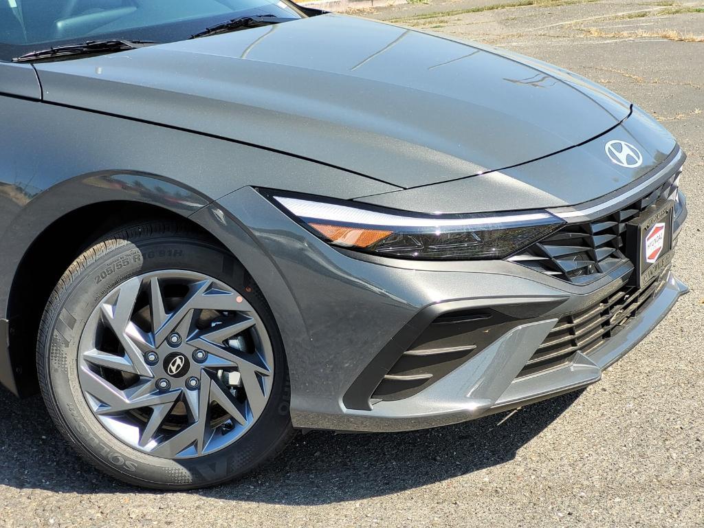 new 2025 Hyundai ELANTRA HEV car, priced at $24,463