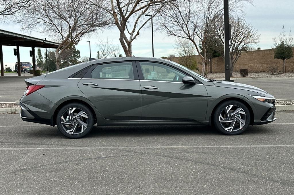 new 2025 Hyundai Elantra car, priced at $27,240