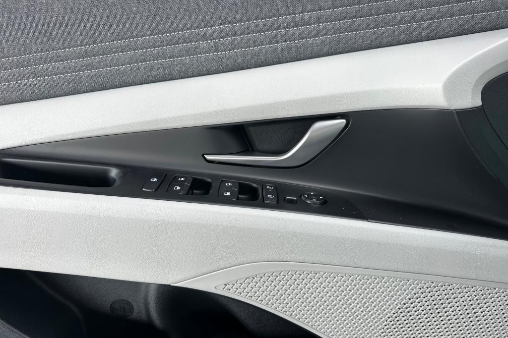 new 2025 Hyundai Elantra car
