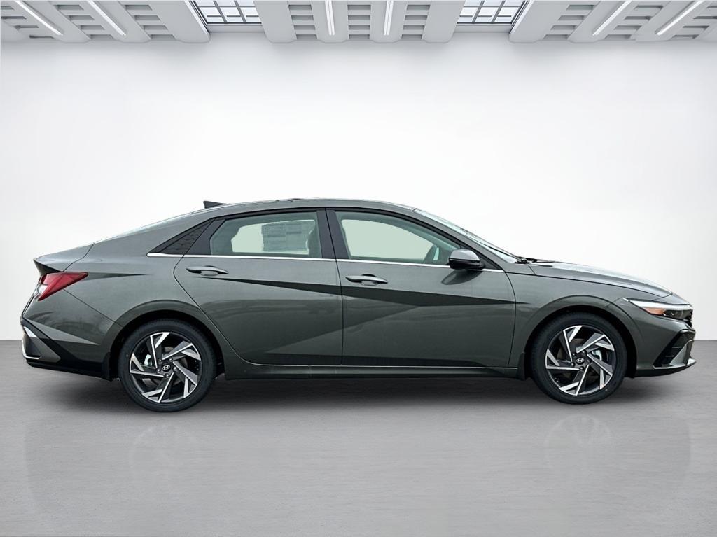 new 2025 Hyundai Elantra car