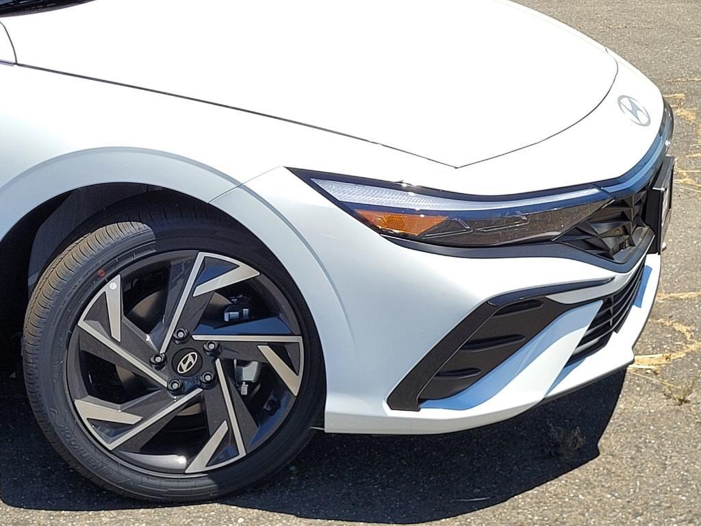 new 2025 Hyundai ELANTRA HEV car, priced at $28,052