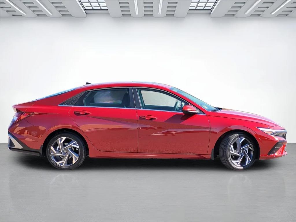 used 2025 Hyundai Elantra car, priced at $22,789