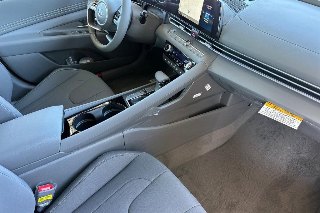 new 2025 Hyundai Elantra car
