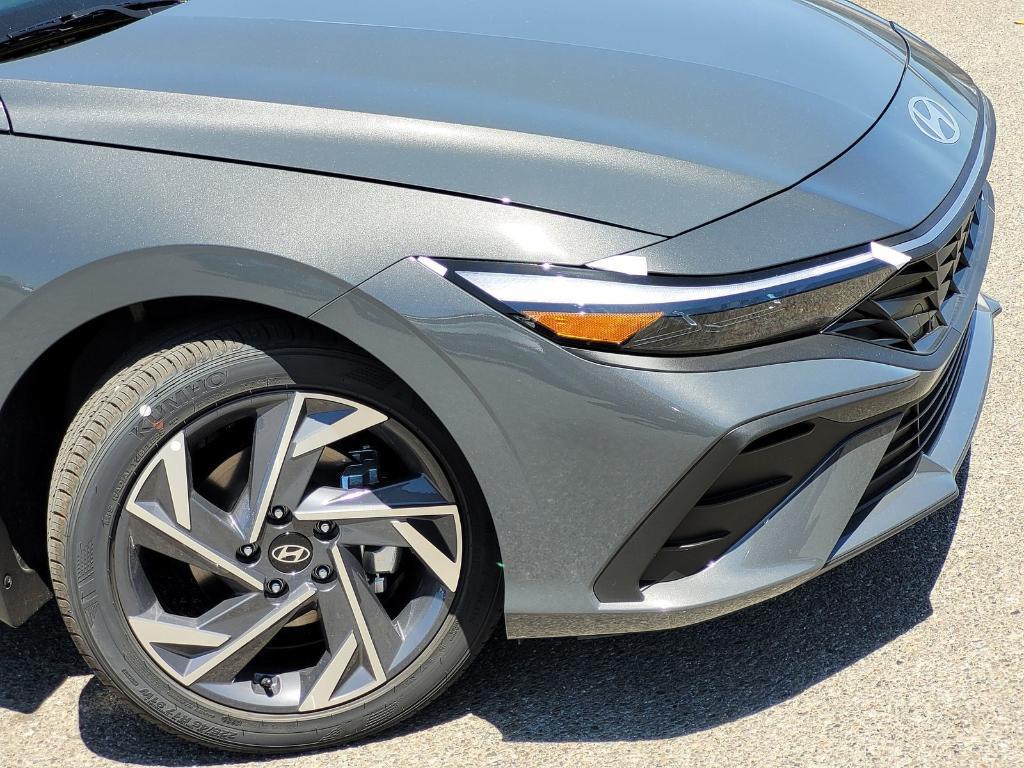 new 2025 Hyundai Elantra car, priced at $23,108
