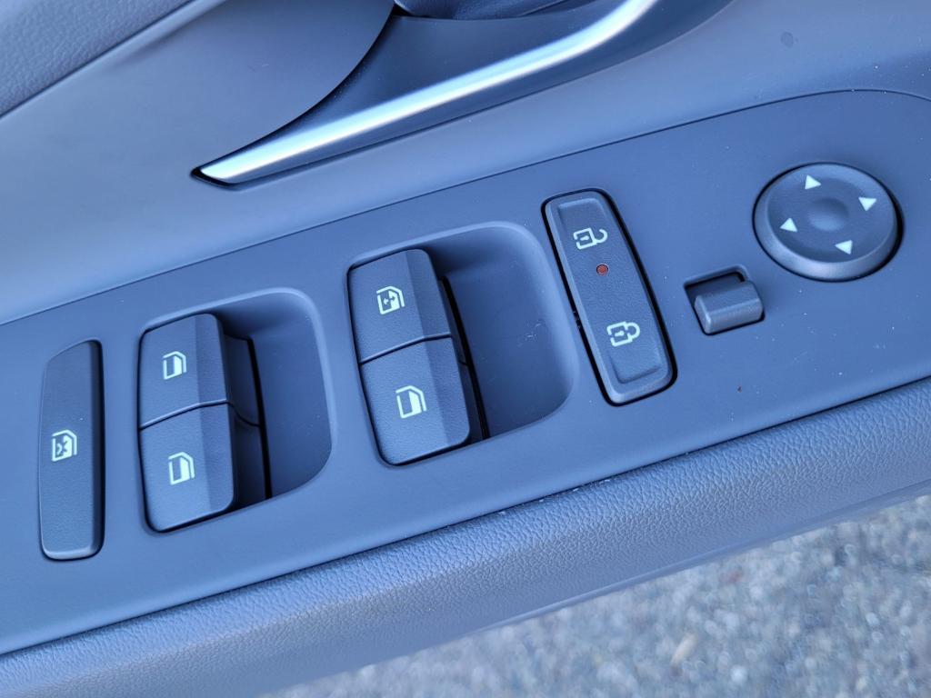 used 2025 Hyundai Elantra car, priced at $22,684