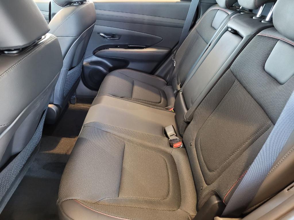new 2025 Hyundai TUCSON Hybrid car, priced at $39,083