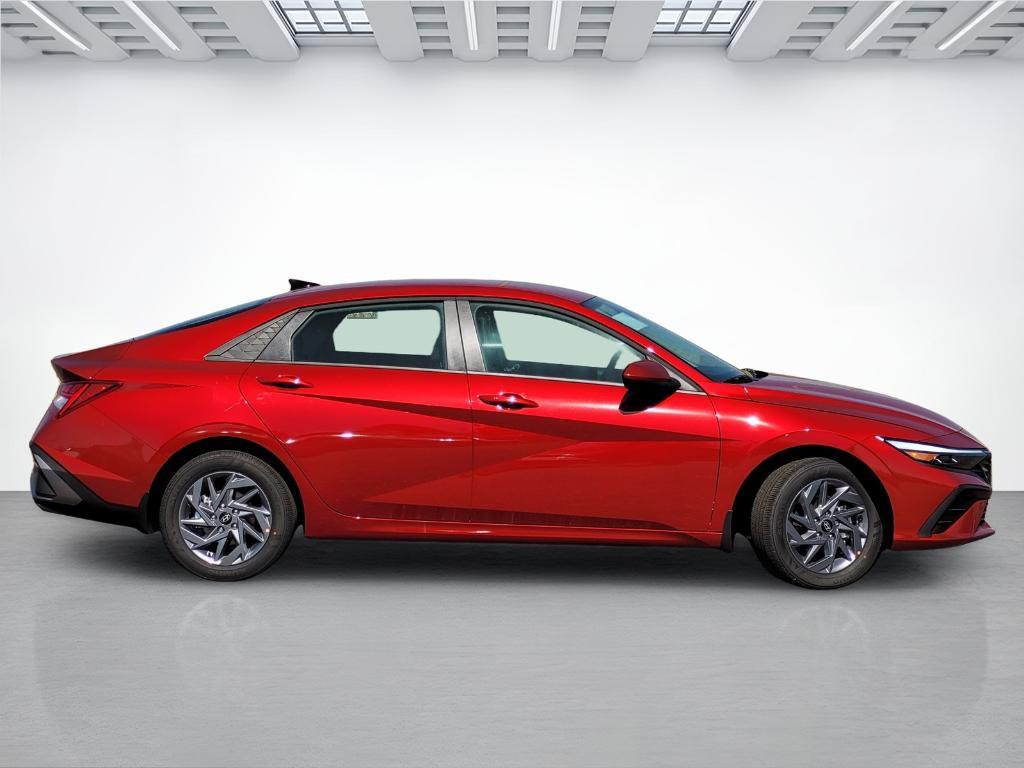 new 2025 Hyundai ELANTRA HEV car, priced at $25,234