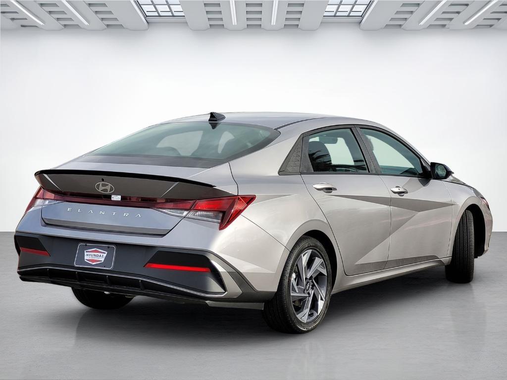 new 2025 Hyundai Elantra car, priced at $22,613