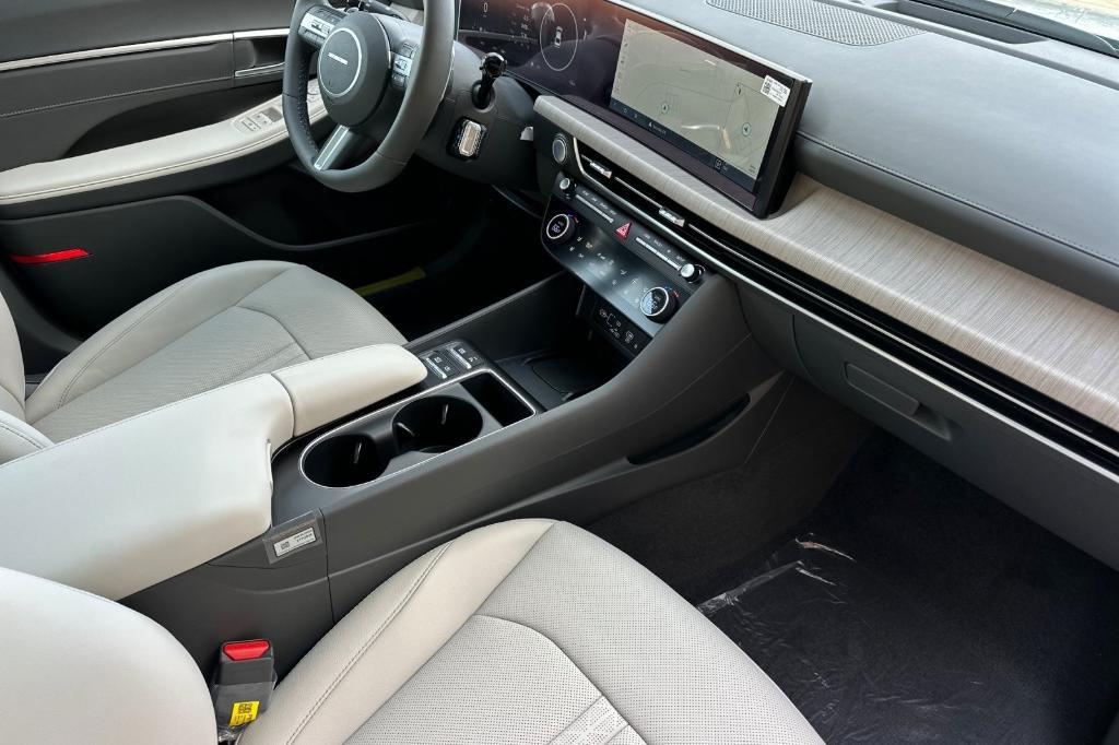 new 2025 Hyundai Sonata Hybrid car