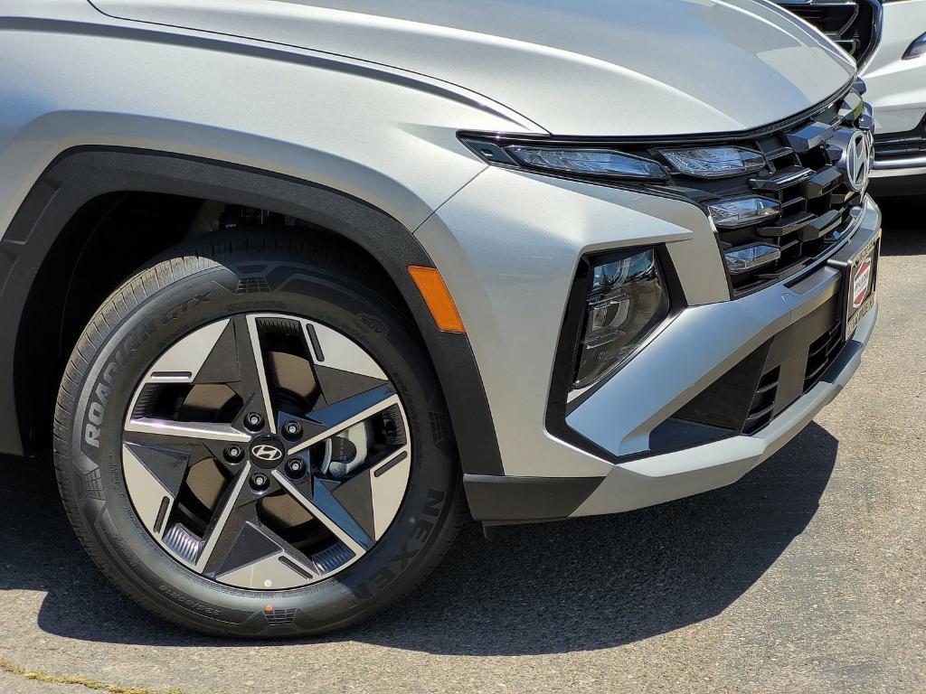 new 2025 Hyundai TUCSON Hybrid car, priced at $37,021
