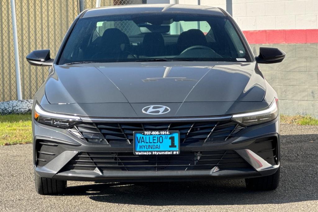 new 2025 Hyundai Elantra HEV car, priced at $25,674