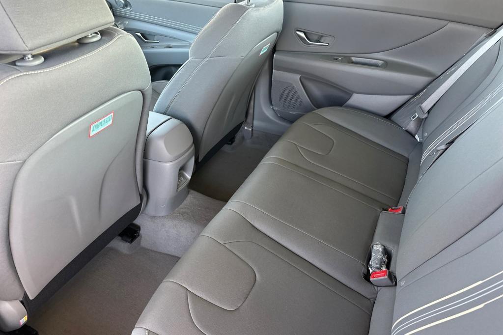 new 2025 Hyundai Elantra car