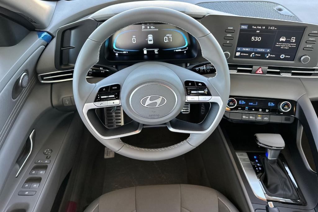new 2025 Hyundai Elantra car
