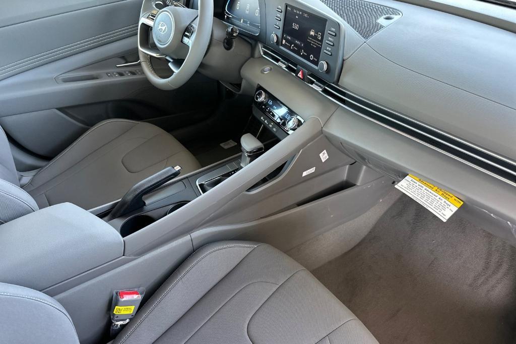 new 2025 Hyundai Elantra car