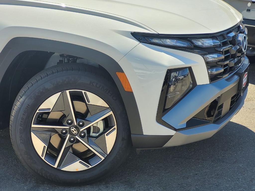 new 2025 Hyundai Tucson car, priced at $32,008