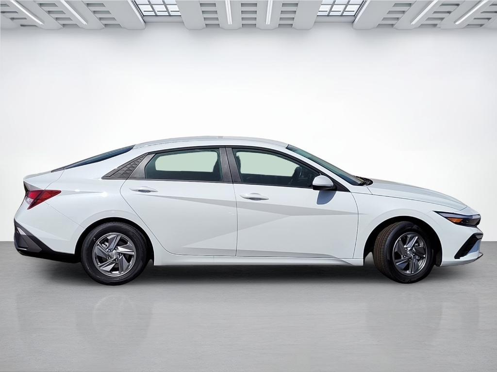 new 2025 Hyundai Elantra car