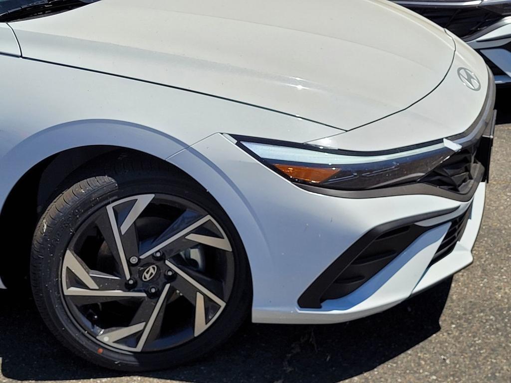 new 2025 Hyundai ELANTRA HEV car, priced at $25,276