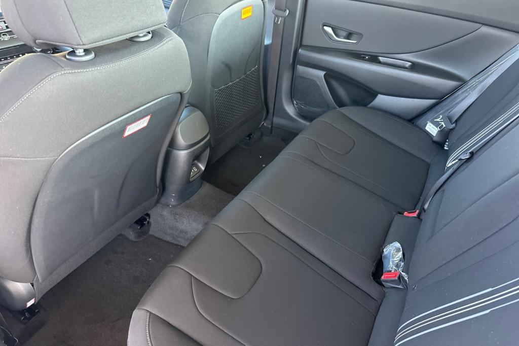 new 2025 Hyundai Elantra car