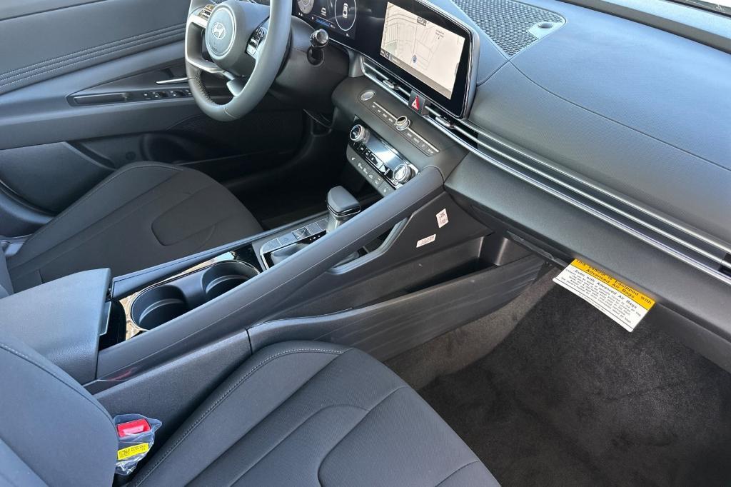new 2025 Hyundai Elantra car
