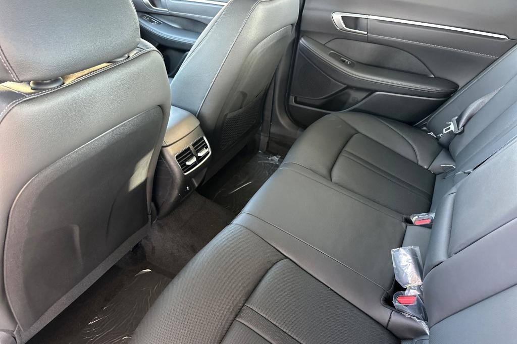 new 2025 Hyundai Sonata Hybrid car