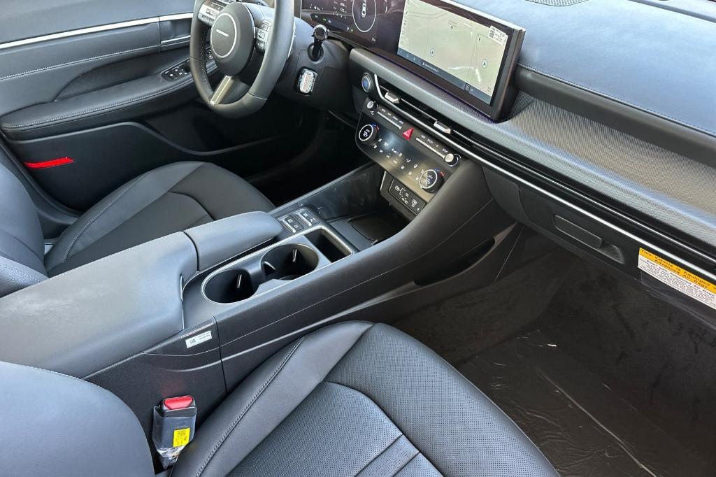 new 2025 Hyundai Sonata Hybrid car