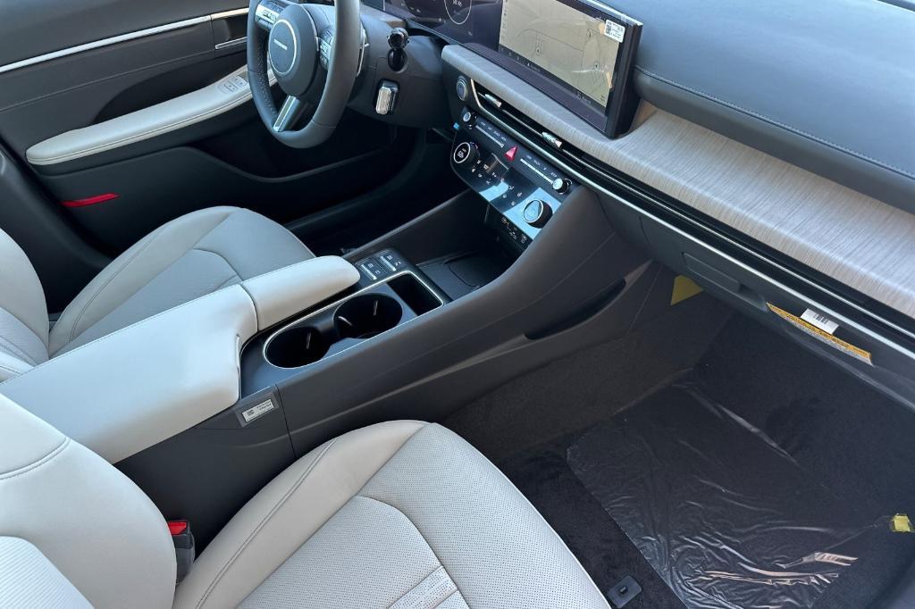 new 2025 Hyundai Sonata Hybrid car