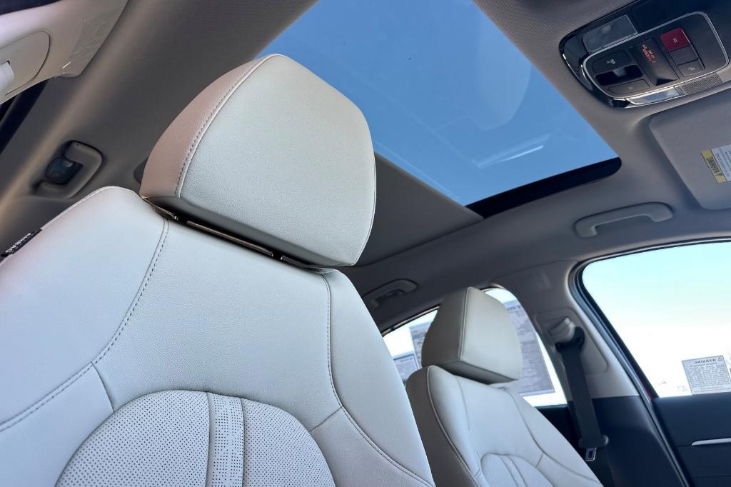 new 2025 Hyundai Sonata Hybrid car