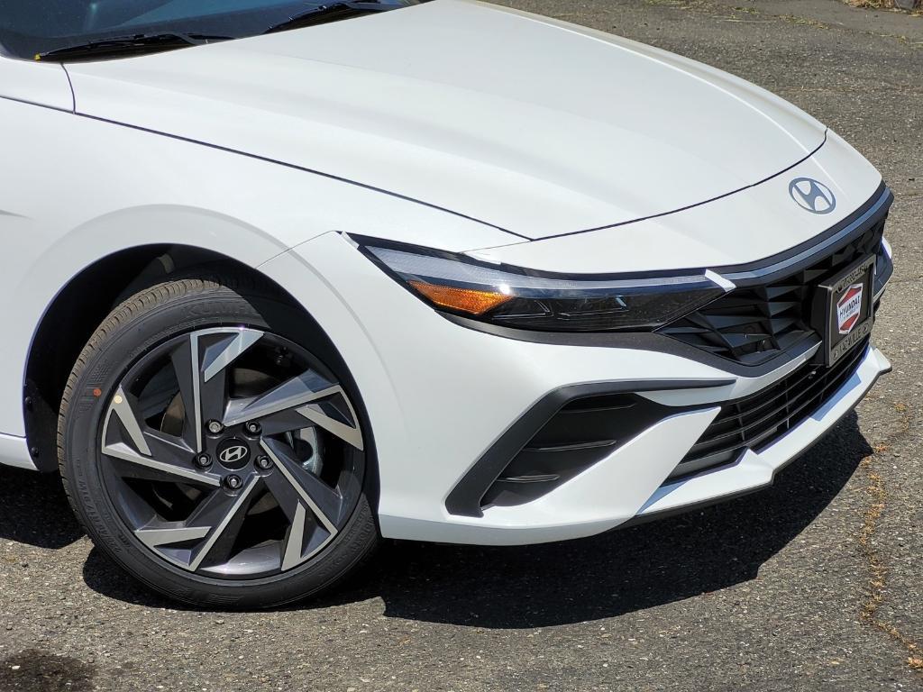 new 2025 Hyundai Elantra car, priced at $22,643