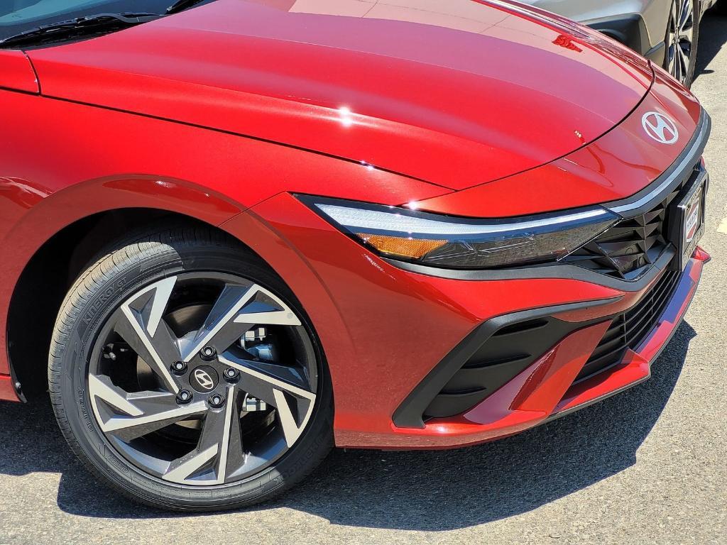new 2025 Hyundai ELANTRA HEV car, priced at $25,627