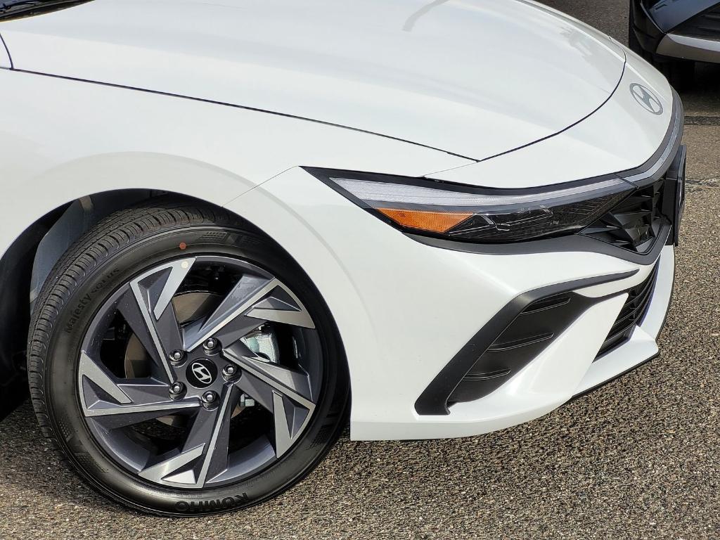 new 2025 Hyundai Elantra car, priced at $22,858