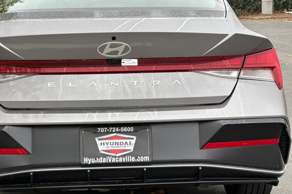 new 2025 Hyundai Elantra car