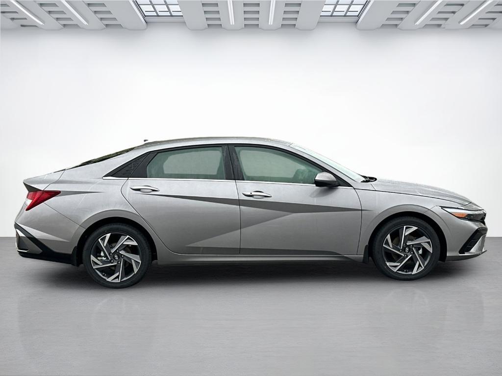 new 2025 Hyundai Elantra car