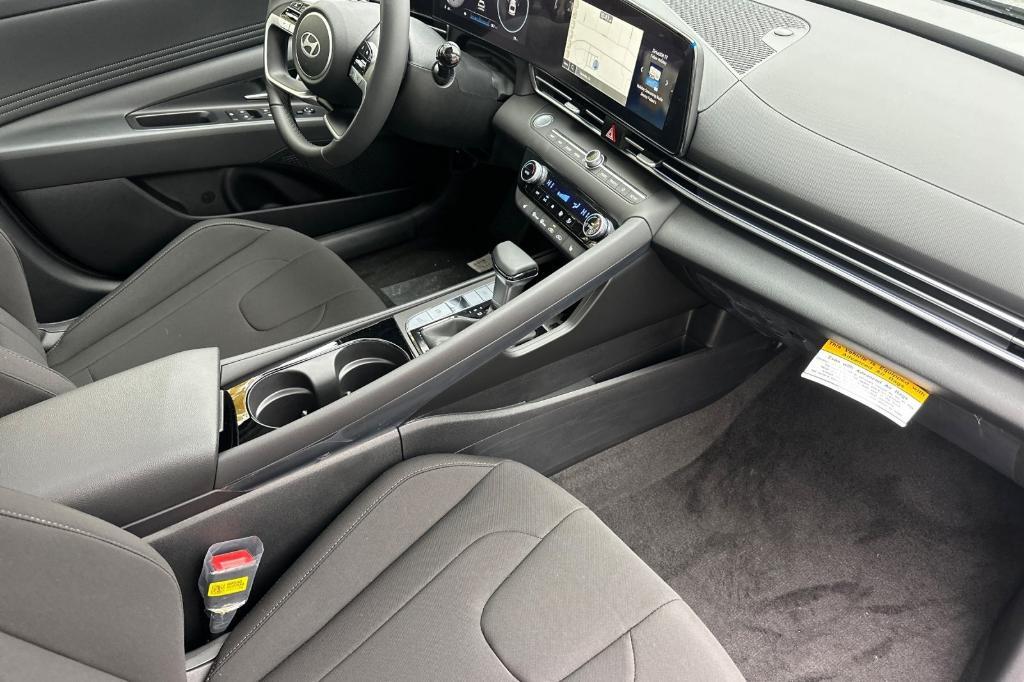 new 2025 Hyundai Elantra car