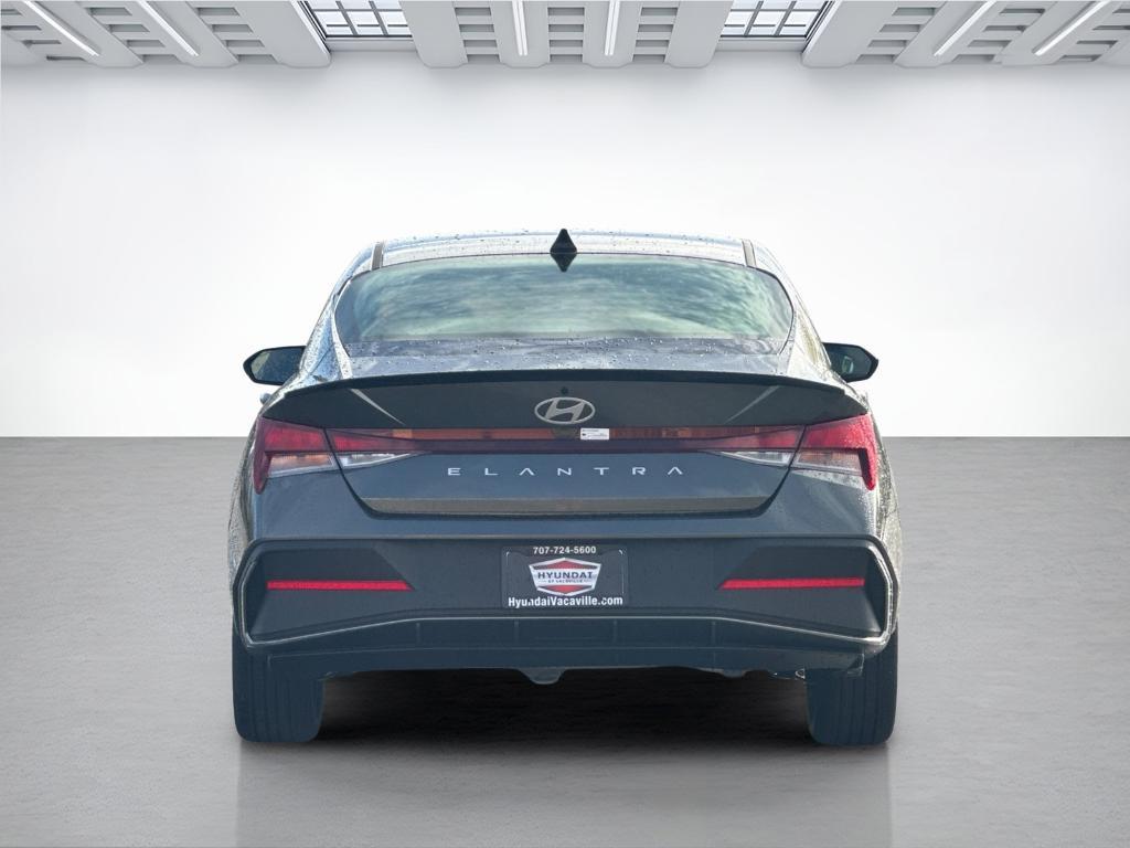 new 2025 Hyundai Elantra car