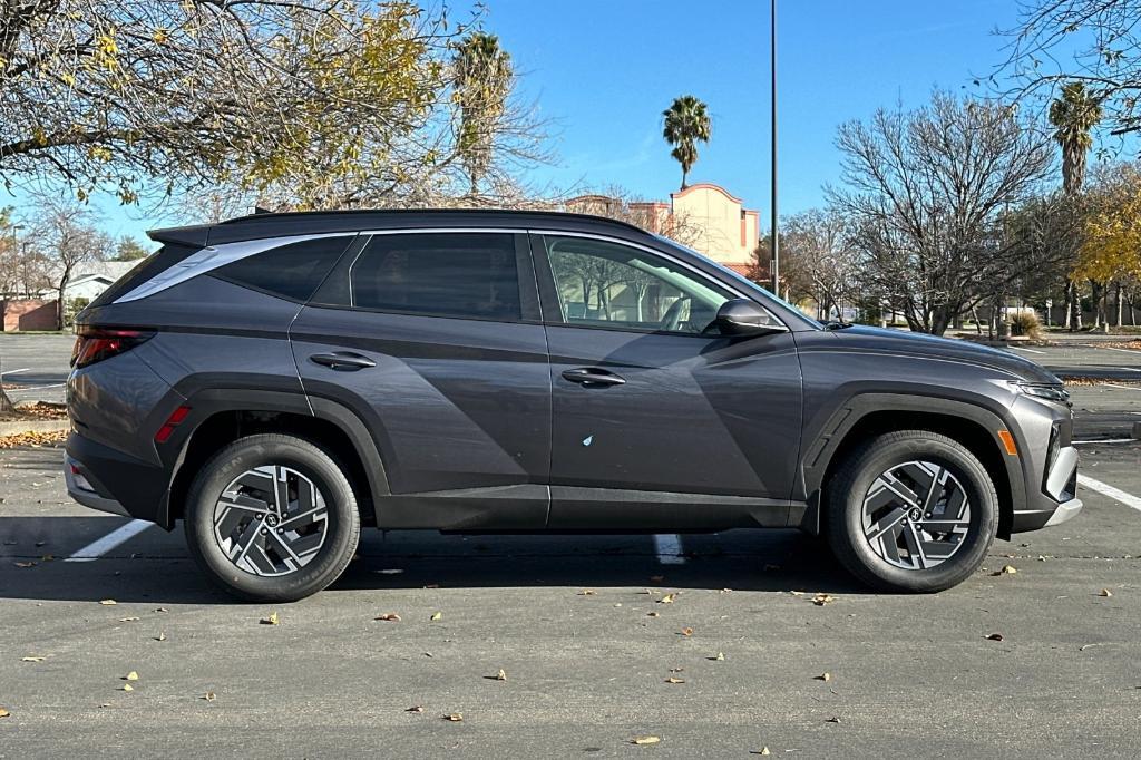 new 2025 Hyundai Tucson Hybrid car, priced at $34,404