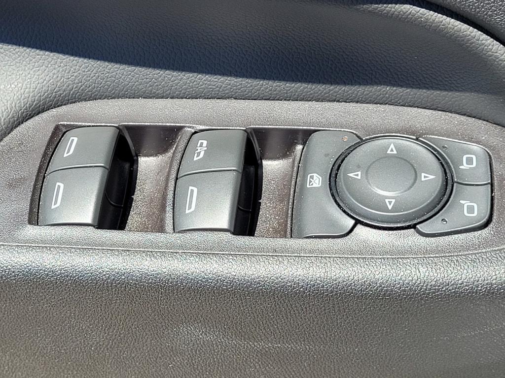 used 2021 Chevrolet Equinox car, priced at $20,707