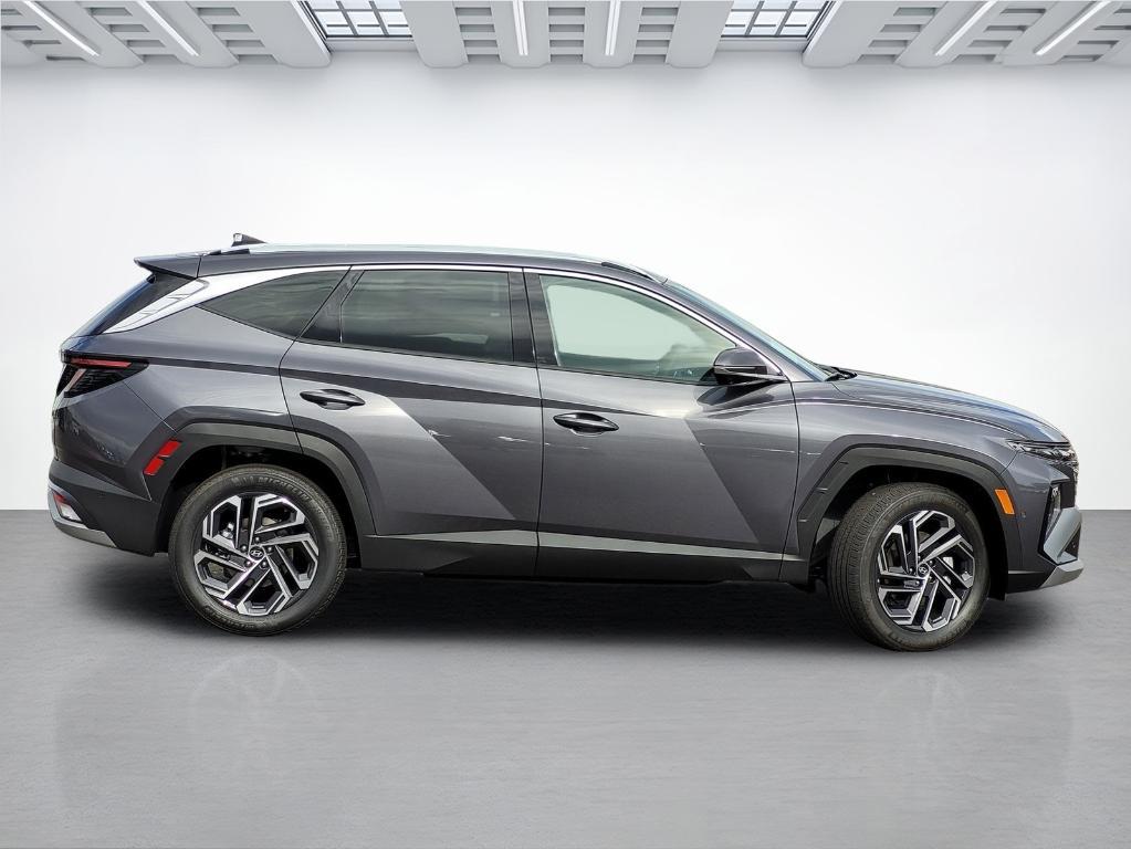 new 2025 Hyundai TUCSON Hybrid car, priced at $41,166