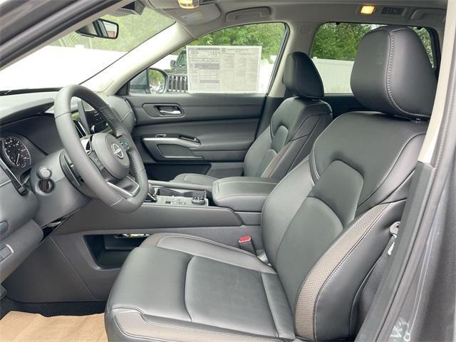 new 2025 Nissan Pathfinder car, priced at $44,283