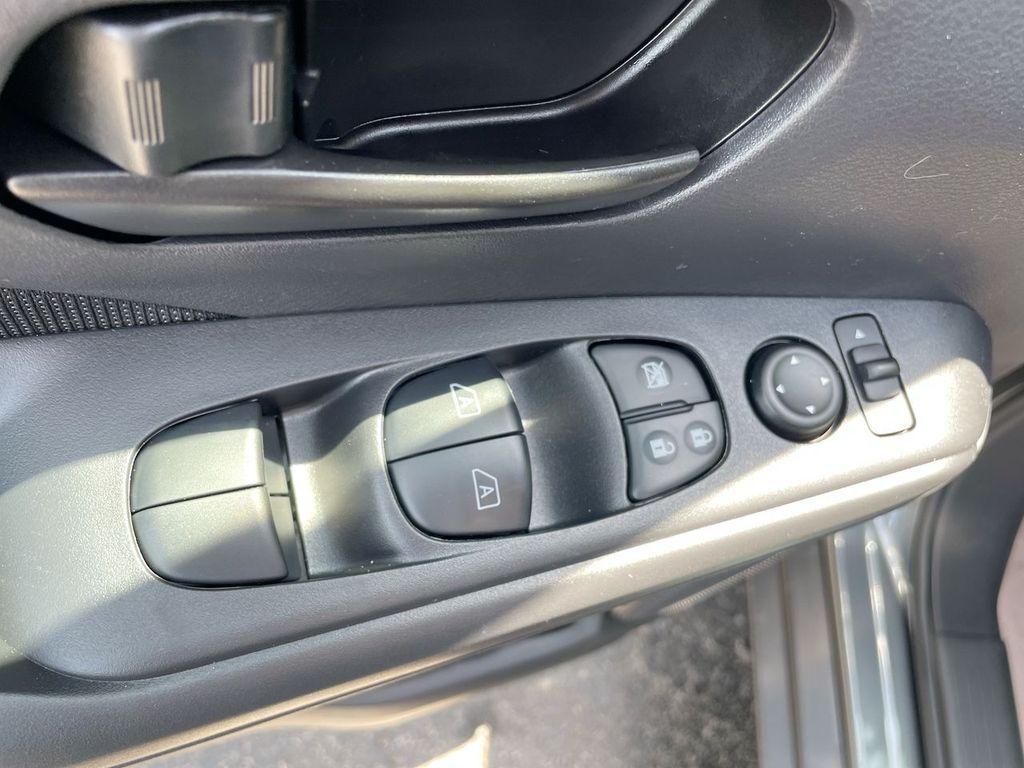 new 2025 Nissan Kicks Play car, priced at $21,542