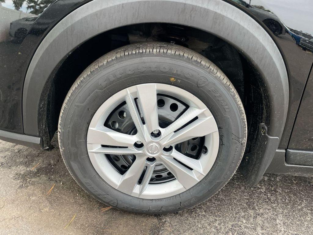 new 2025 Nissan Kicks Play car, priced at $21,647