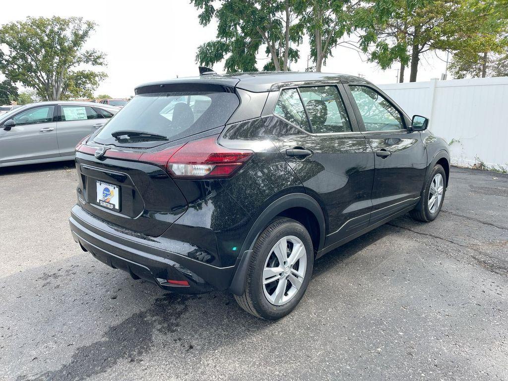 new 2025 Nissan Kicks Play car, priced at $21,647