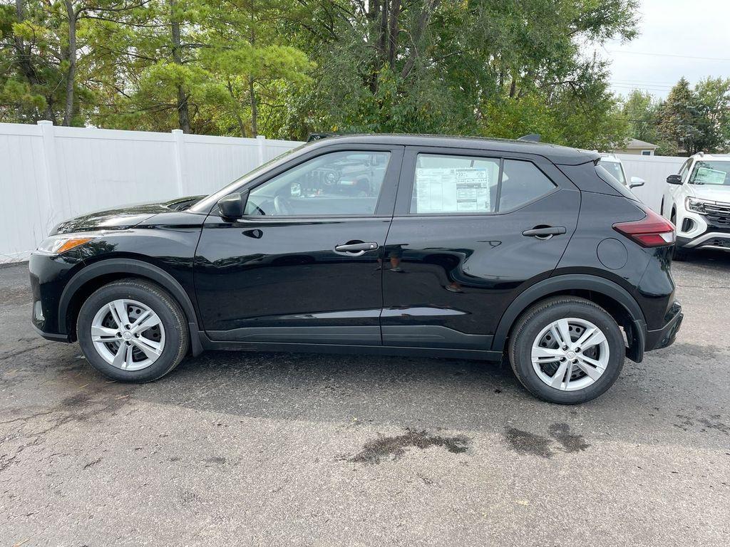 new 2025 Nissan Kicks Play car, priced at $21,647