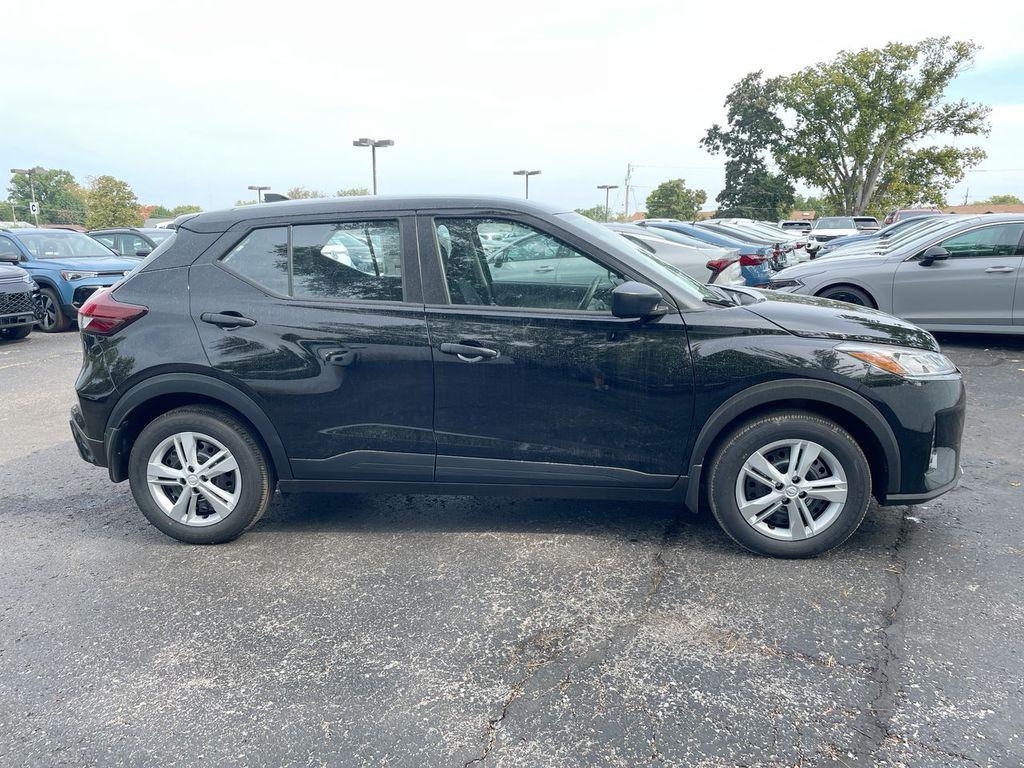 new 2025 Nissan Kicks Play car, priced at $21,647