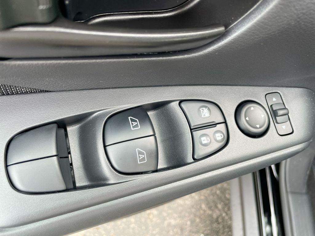 new 2025 Nissan Kicks Play car, priced at $21,647