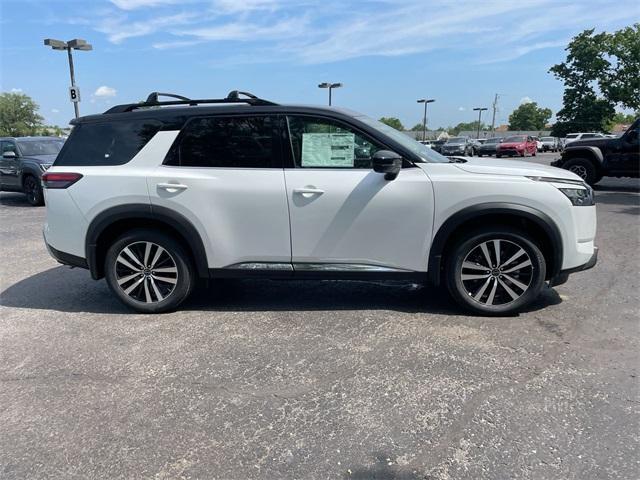 new 2025 Nissan Pathfinder car, priced at $48,424