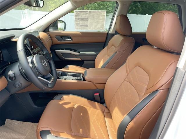 new 2025 Nissan Pathfinder car, priced at $48,424